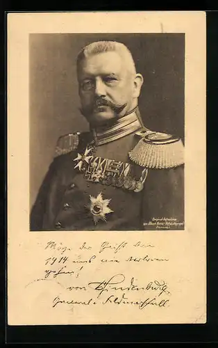 AK Paul von Hindenburg, der Generalfeldmarschall in Uniform mit Orden behangen