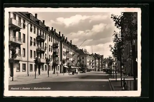 AK Rastatt i. Baden, Blick auf die Bahnhofstrasse