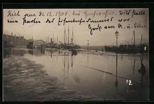 Foto-AK Kiel, Sturmflut 1904, Überschwemmter Quai