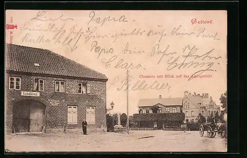 AK Gettorf, Chaussée mit Gasthaus Landkrug und Blick auf das Amtsgericht