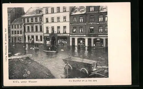 AK Kiel, Sturmflut 1904, Strassenpartie mit Geschäften bei Hochwasser
