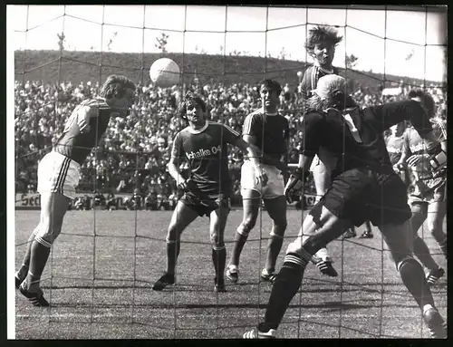 Fotografie Fussball Bundesliga, FC Schalke 04 vs Kickers Offenbach 1 : 1, Blechschmidt bringt die Kickers in Führung