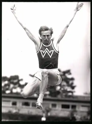 Fotografie Weinheim Leichtathletik Bundesliga, Köwring (Wattenscheid) gewinnt im Weitsprung