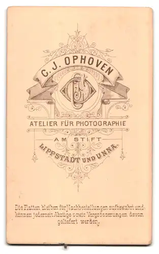 Fotografie C. J. Ophoven, Lippstadt, Zwei Jungen in modischer Kleidung