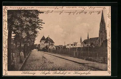 AK Schleswig, Angler Bahnhof in der Königstrasse, mit Kirche