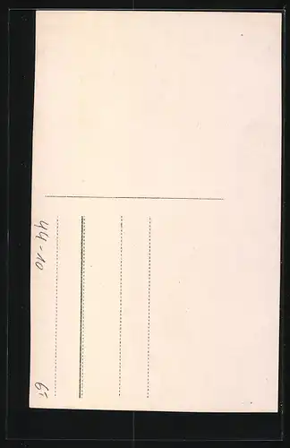 Foto-AK Kleiner Junge neben einem Schaukelpferd