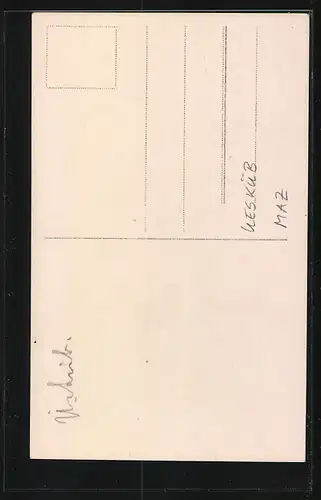 Foto-AK Uesküb, Gläubige vor einer Moschee