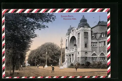 AK Essen /Ruhr, Huyssens-Allee mit Saalbau und Strassenbahn