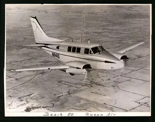 Fotografie Flugzeug Beechcraft Beech 80 Queen Air, Kennung N841Q