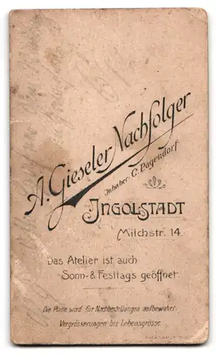 Fotografie A. Gieseler Nachfolger, Ingolstadt, Milchstrasse 14, Soldat in Feldgrau mit Bajonett und Portepee