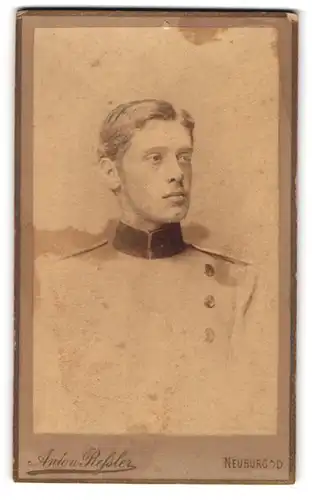 Fotografie Anton Ressler, Neuburg a. D., Bahnhofstrasse B86, Junger Soldat in Uniform