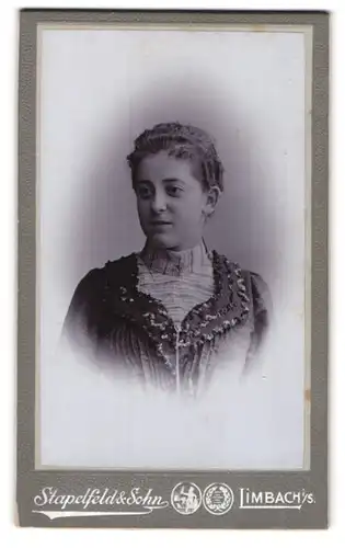 Fotografie Stapelfeld & Sohn, Limbach, Junge Dame mit ondulierten Haaren