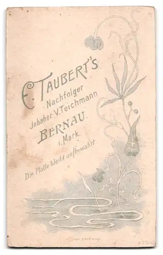 Fotografie E. Taubert`s Nachfolger, Bernau i. Mark, Junge Dame in hübscher Kleidung