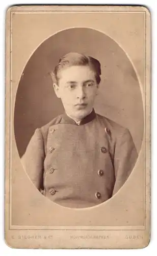 Fotografie E. Biegner, Guben, Wilhelmsplatz 9, Junger Soldat in Uniform