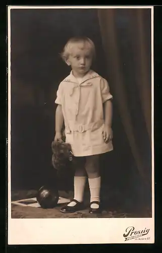 AK Kind mit Teddy und Spielball