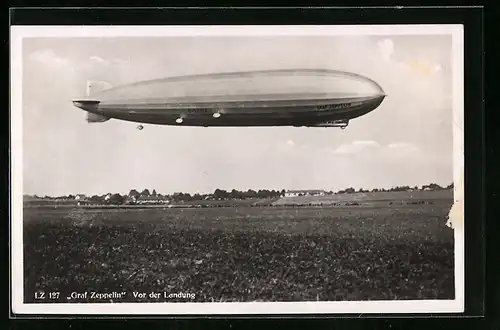 AK LZ 127 Graf Zeppelin vor der Landung