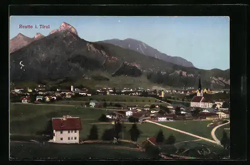 AK Reutte i. Tirol, Totalansicht aus der Vogelschau