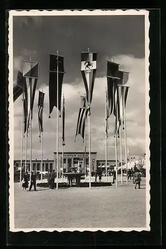 AK Lausanne, Comptoir Suisse 1949, Eingangsbereich der Ausstellung