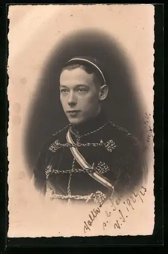 Foto-AK Student in Uniform, studentische Szene