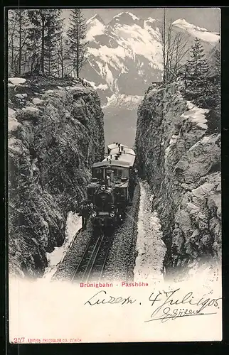 AK Brünigbahn auf einer Passhöhe