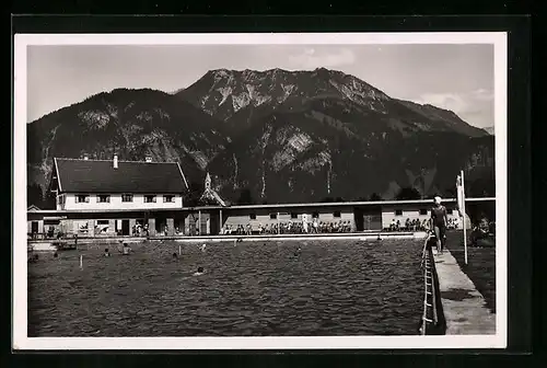 AK Hindelang-Bad Oberdorf im Allgäu, Freibad mit Iseler