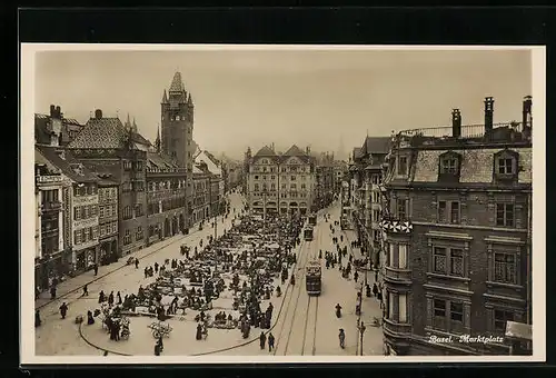 AK Basel, Marktplatz mit Kafeerösterei Rigggenbach zum Arm und Strassenbahn