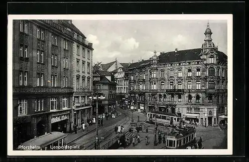 AK Pforzheim, Leopoldsplatz mit Geschäften und Strassenbahn
