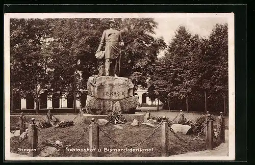 AK Siegen, Schlosshof und Bismarckdenkmal