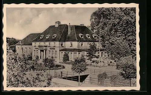 AK Berggiesshübel, die kleine Brücke vor dem Kurhotel und der Gaststätte