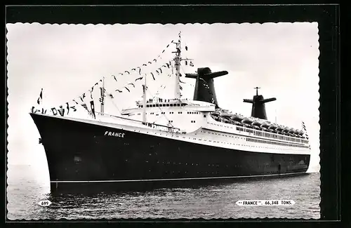 AK Passagierschiff France festlich geschmückt mit Passagieren an Deck