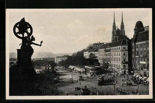 AK Brünn, Vor dem Bahnhof mit einer Strassenbahn