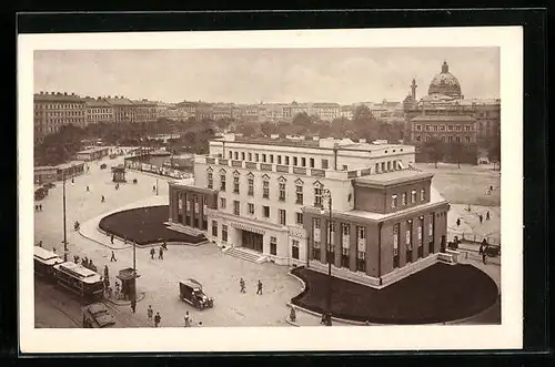 AK Wien, Verkehrsbüro und Karlskirche mit Strassenbahnen
