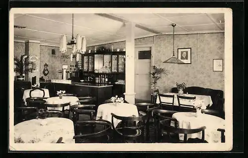 AK Heiligenhafen /Ostsee, Cafe Seestern, Innenansicht