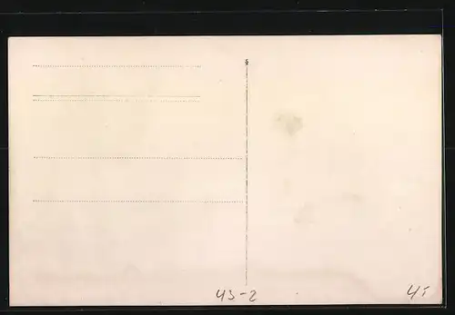 Foto-AK Zwei Frauen in Badeanzügen am Strand