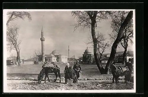 AK Uesküb, Ortspartie, Einwohner mit Eseln