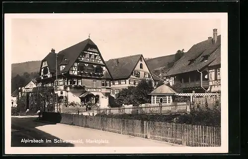 AK Alpirsbach im Schwarzwald, Marktplatz mit Hotel Löwen-Post