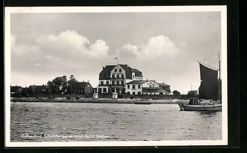 AK Schönbergerstrand, Ostseebad, Hotel Seelust mit Segelboot