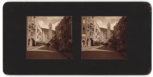 Stereo-Fotografie unbekannter Fotograf, Ansicht Vipiteno / Sterzing, Hauptstrasse mit Ladengeschäften & Stadtturm