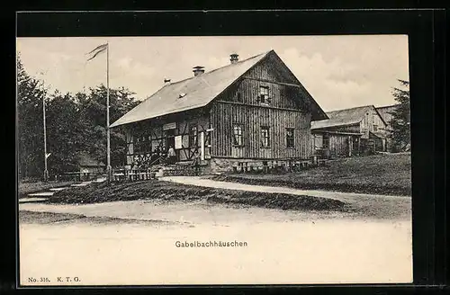 AK Gabelbach, Gäste am Eingang des Gabelbachhäuschen