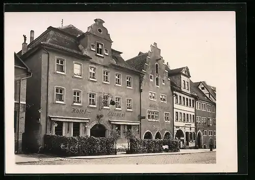 AK Rothenburg o. T., Hotel Eisenhut mit Strassenpartie