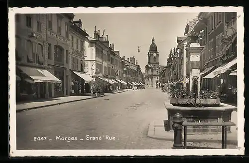 AK Morges, Brunnen in der Grand Rue