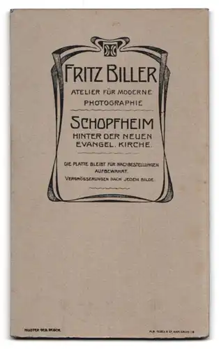 Fotografie Fritz Biller, Schopfheim, Junger Herr im Anzug mit Fliege