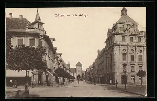AK Villingen, Bicken-Strasse mit Blick auf Turm mit Durchgang