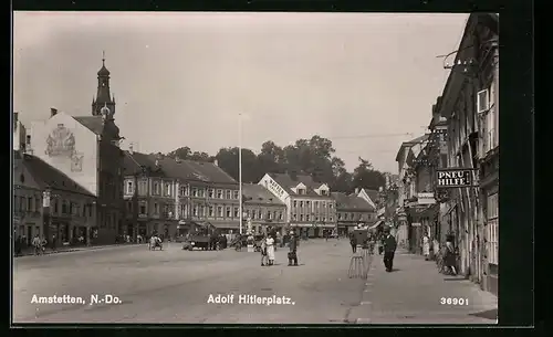 AK Amstetten, platz mit Geschäft Waffen Urschitz