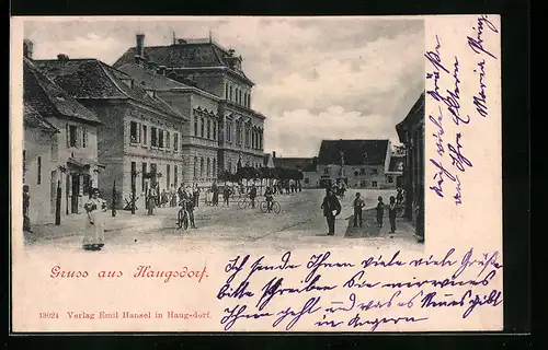 AK Haugsdorf, Marktplatz mit Passanten