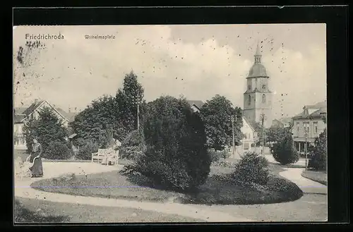 AK Friedrichroda, Wilhelmsplatz mit Kirche