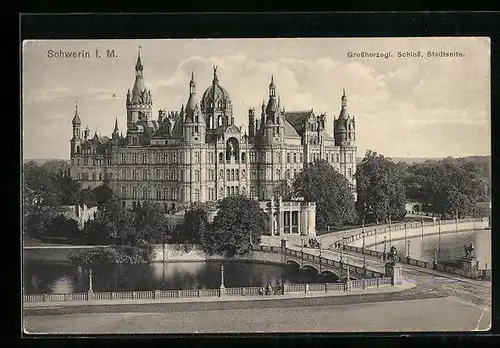 AK Schwerin i. M., Grossherzogl. Schloss, Stadtseite