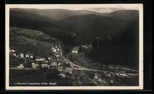 AK Luisenthal /Thür. Wald, Ortsansicht mit Bergen