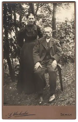 Fotografie A. Michalec, Semily, Bürgerliches Paar in modischer Kleidung