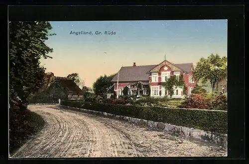 AK Gr. Rüde /Angelland, Strassenpartie mit grosser Villa